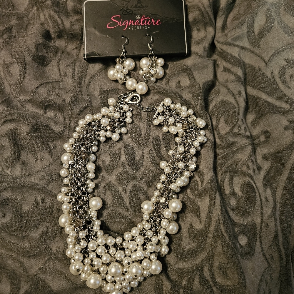 NWT Pearl, Rhinestone and Silver Necklace Earrings Set